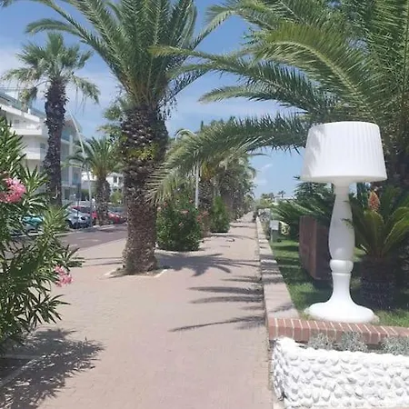 Accogliente Mansardato Vicino Al Mare